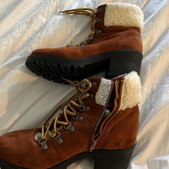 Brown suede hiking boot 9 - Picture 4 of 6